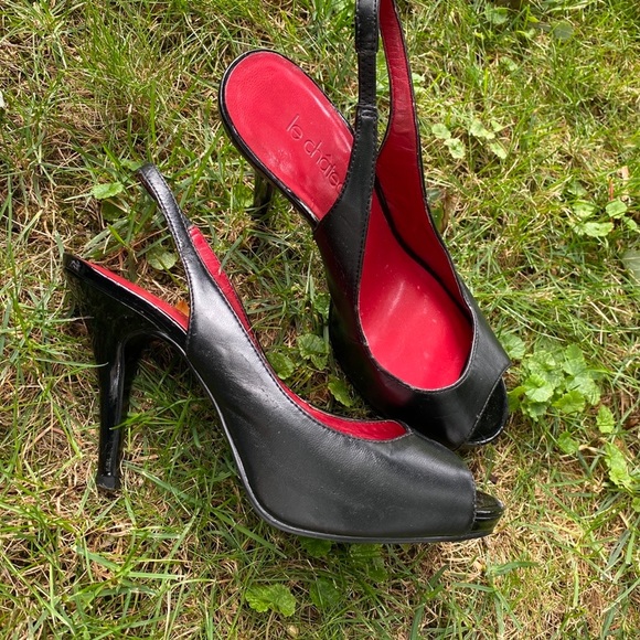 Le Chateau black and red slingback heels - Picture 2 of 9